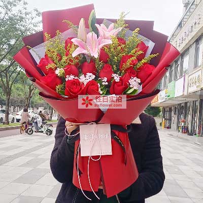 定西19朵红玫瑰百合，与你幸福前行