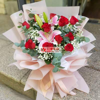 定西11朵红玫瑰百合，全世界里只有一个你